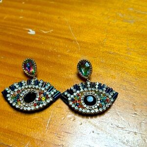 Crystal eye earrings